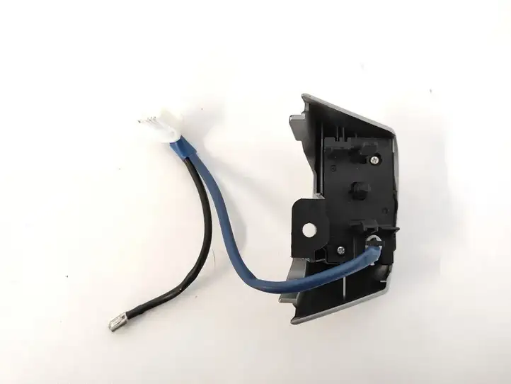 Toyota Yaris (2005 - 2009) 84247-52060 Кнопки на рулевом колесе — фото 3