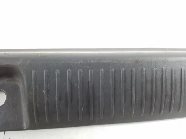 Toyota Previa (XR30, XR40) II (2000 - 2006) 67935-28040 Отделка порога багажника — фото 6
