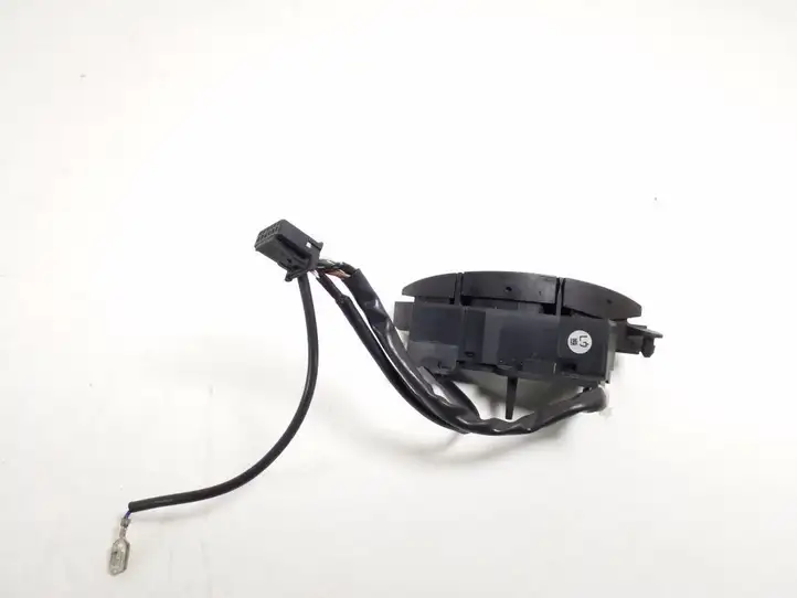 Toyota Previa (XR30, XR40) II (2000 - 2006) 84247-58010 Кнопки на рулевом колесе — фото 4