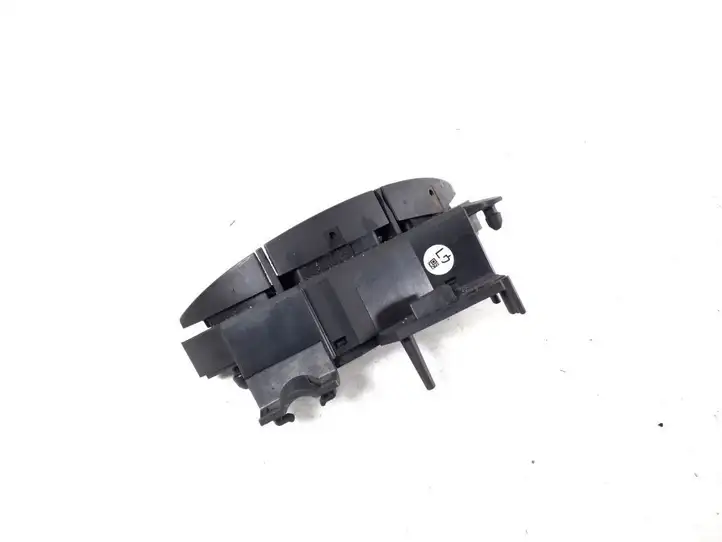 Toyota Previa (XR30, XR40) II (2000 - 2006) 84247-58010 Кнопки на рулевом колесе — фото 3