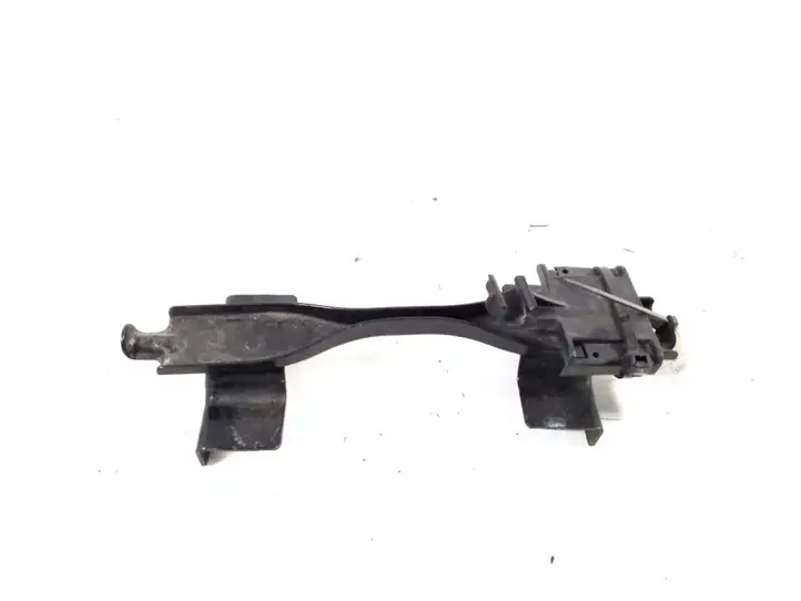 Toyota Yaris (2005 - 2009) 74404-52090 Держатель аккумулятора — фото 1