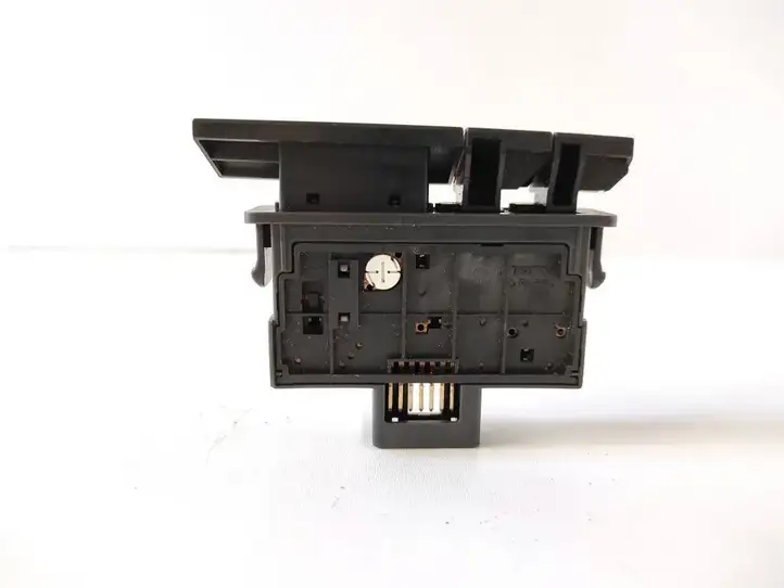 Toyota Prius (XW20) (2003 - 2009) 84330-47020 Включатель аварийных фонарей — фото 4