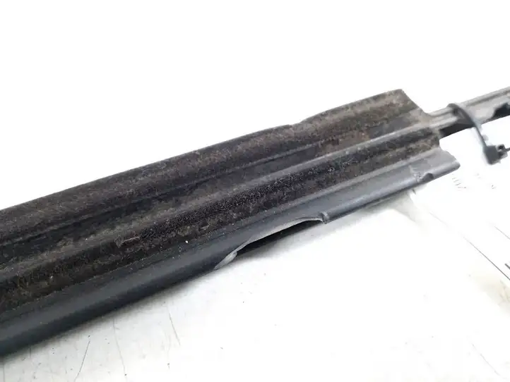 Toyota RAV 4 (XA20) (2000 - 2005) 75711-42030 Накладка стекла передней двери — фото 2