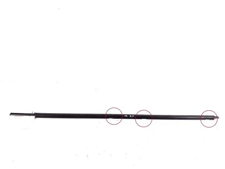 Toyota RAV 4 (XA20) (2000 - 2005) 75711-42040 Накладка стекла передней двери — фото 1