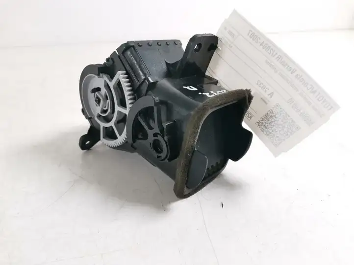Toyota Corolla Verso AR10 (2004 - 2009) 55660-64010 Боковой воздушный дефлектор — фото 2