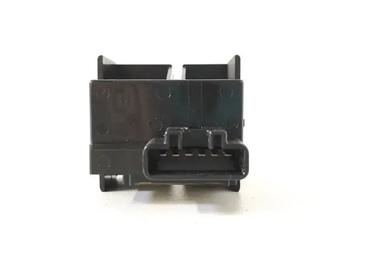 Toyota Corolla Verso E121 (2001 - 2004) 84332-12480 Включатель аварийных фонарей — фото 4