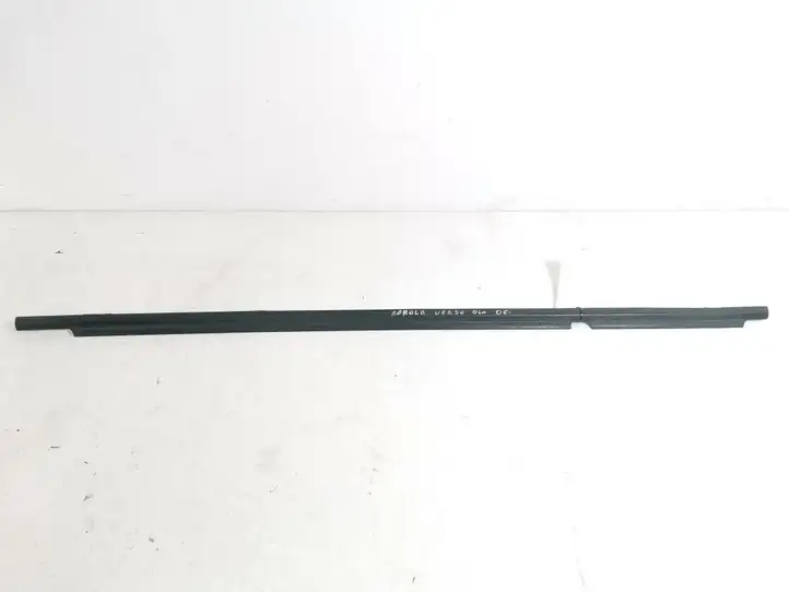 Toyota Corolla Verso E121 (2001 - 2004) 75730-13060 Молдинги задней двери — фото 1