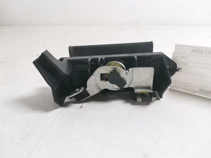 Toyota Corolla Verso E121 (2001 - 2004) 69023-13020 Ручка багажной двери — фото 3