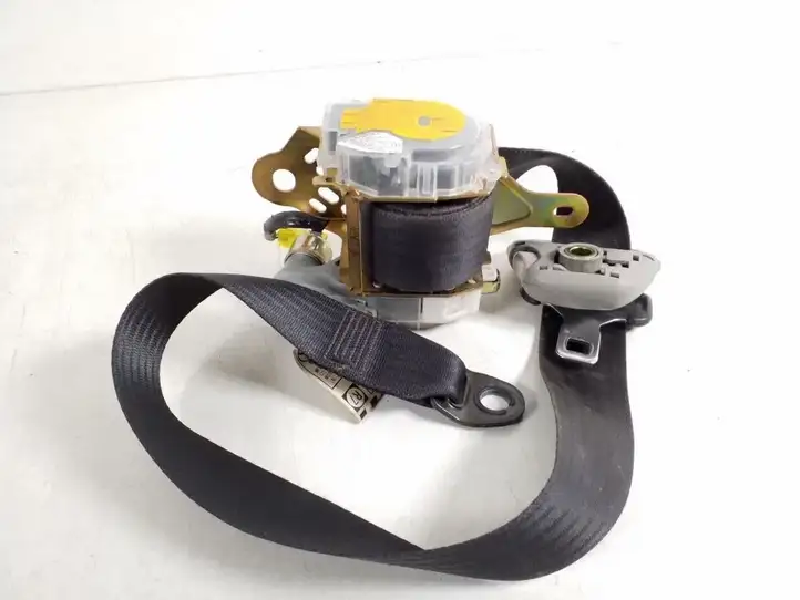 Toyota Corolla Verso E121 (2001 - 2004) 73210-13210 Передний ремень безопасности — фото 1