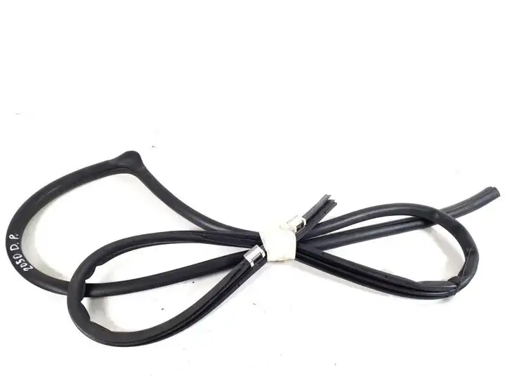 Toyota Corolla Verso AR10 (2004 - 2009) 62311-0F010 Уплотнитель передней двери (кузов) — фото 2