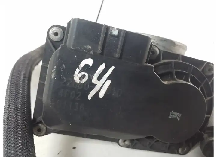 Toyota Corolla Verso AR10 (2004 - 2009) 22030-0D010 Дроссельная заслонка — фото 2