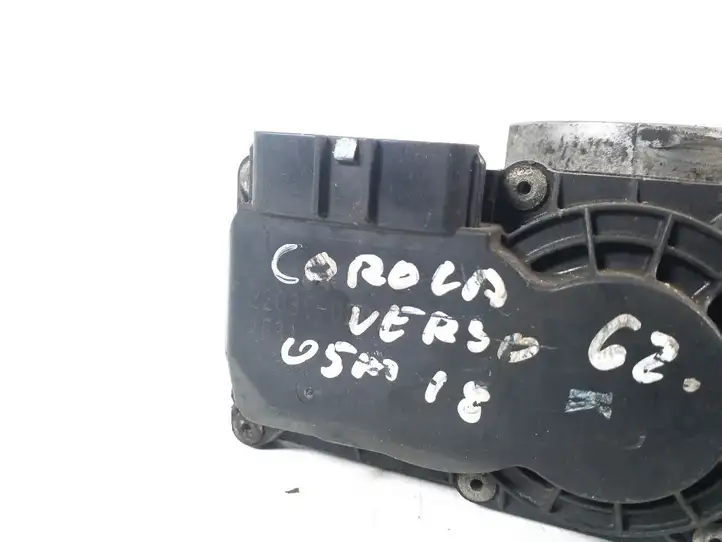 Toyota Corolla Verso AR10 (2004 - 2009) 22030-0D010 Дроссельная заслонка — фото 2