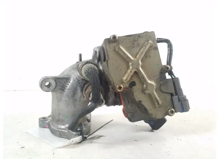Toyota Corolla Verso AR10 (2004 - 2009) 26100-27020 Дроссельная заслонка — фото 2