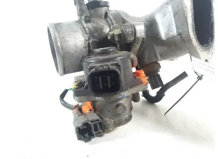 Toyota Corolla Verso AR10 (2004 - 2009) 26100-27020 Дроссельная заслонка — фото 3