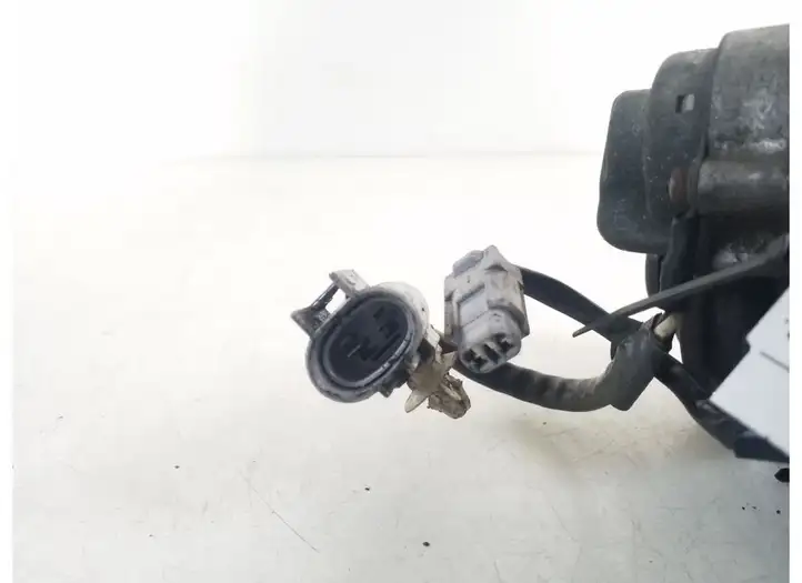 Toyota Corolla Verso AR10 (2004 - 2009) 23390-30180 Корпус топливного фильтра — фото 3