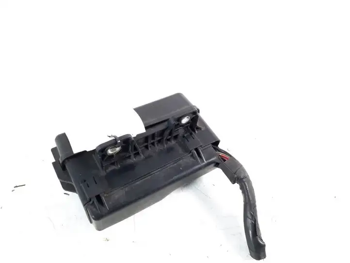 Toyota Corolla Verso AR10 (2004 - 2009) 82741-05050 Блок предохранителей — фото 3