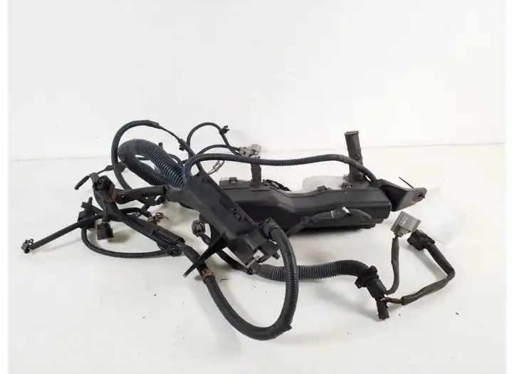 Toyota Corolla Verso AR10 (2004 - 2009) 82741-05050 Блок предохранителей — фото 1