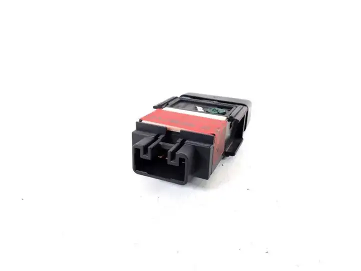 Toyota Corolla Verso AR10 (2004 - 2009) 84790-0F020 Кнопка обогрева стекла — фото 3