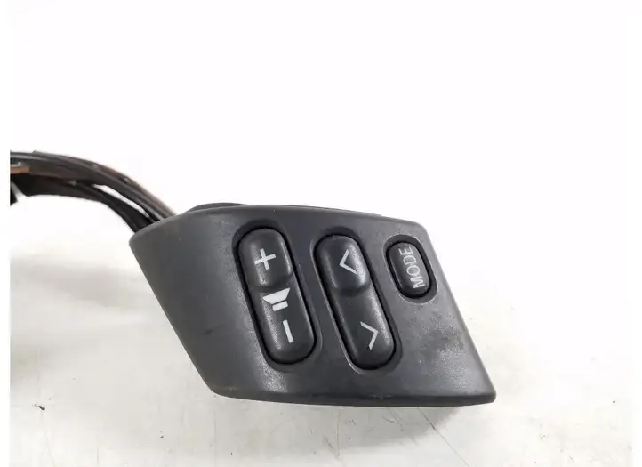 Toyota Corolla Verso AR10 (2004 - 2009) 84250-64010 Кнопки на рулевом колесе — фото 3