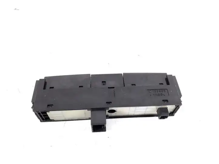 Toyota Corolla Verso AR10 (2004 - 2009) 84332-0F020 Включатель аварийных фонарей — фото 2