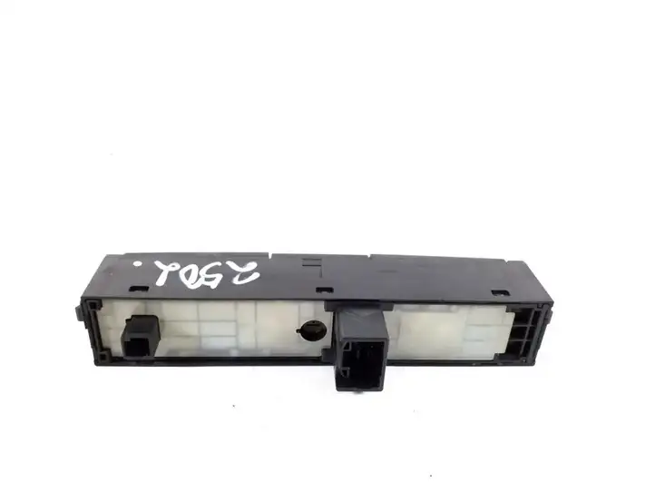 Toyota Corolla Verso AR10 (2004 - 2009) 84332-0F020 Включатель аварийных фонарей — фото 4