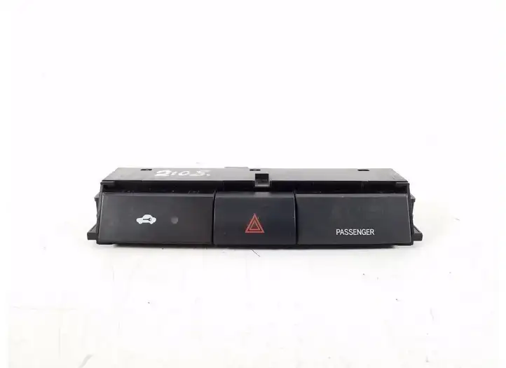 Toyota Corolla Verso AR10 (2004 - 2009) 84332-0F020 Включатель аварийных фонарей — фото 1