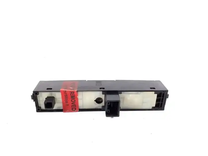 Toyota Corolla Verso AR10 (2004 - 2009) 84332-0F020 Включатель аварийных фонарей — фото 4