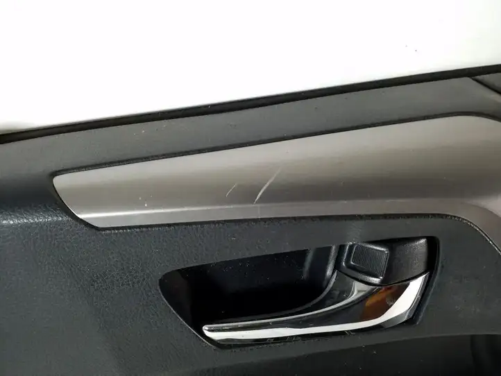 Toyota RAV 4 (XA40) (2012 - 2018) 67610-42C11 Обшивка передней двери — фото 5