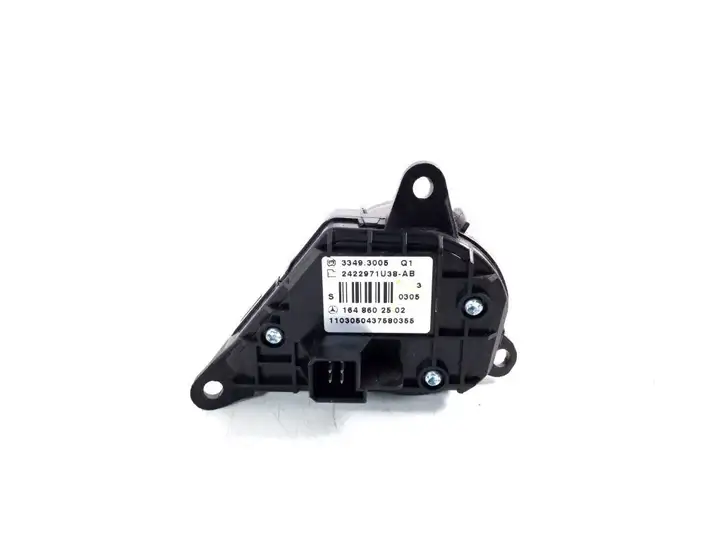 Mercedes-Benz R W251 (2005 - 2013) A1648700558 Кнопки на рулевом колесе — фото 2