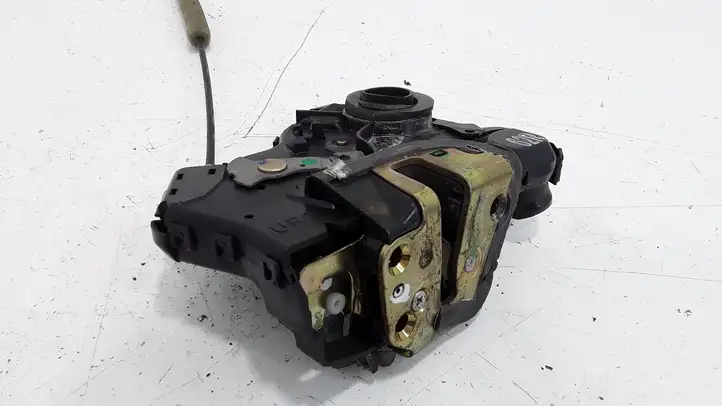 Toyota Corolla E120 E130 (2000 - 2004) Замок ручки двери — фото 1