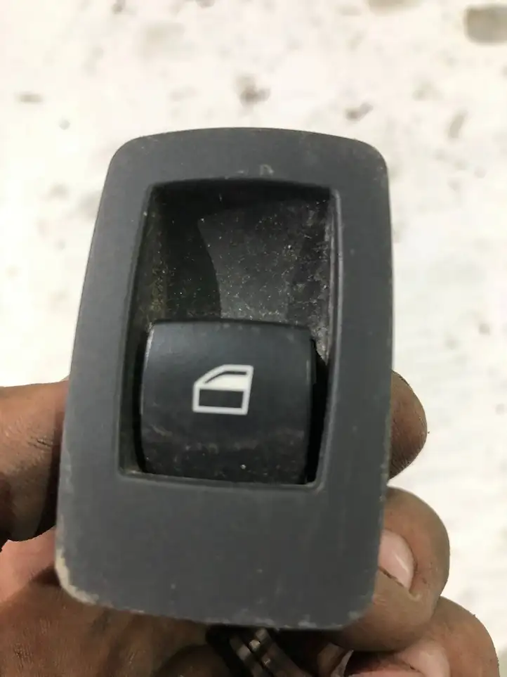 BMW X5 E70 (2006 - 2013) 6945874 Кнопка стеклоподъемников — фото 1