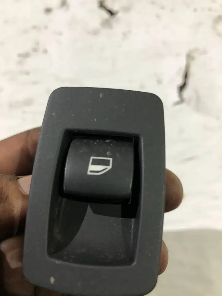 BMW X5 E70 (2006 - 2013) 6945874 Кнопка стеклоподъемников — фото 1
