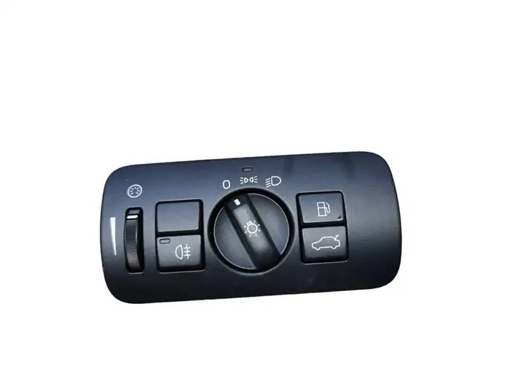 Volvo XC60 (2008 - 2013) 30739412 Включатель фонарей — фото 1