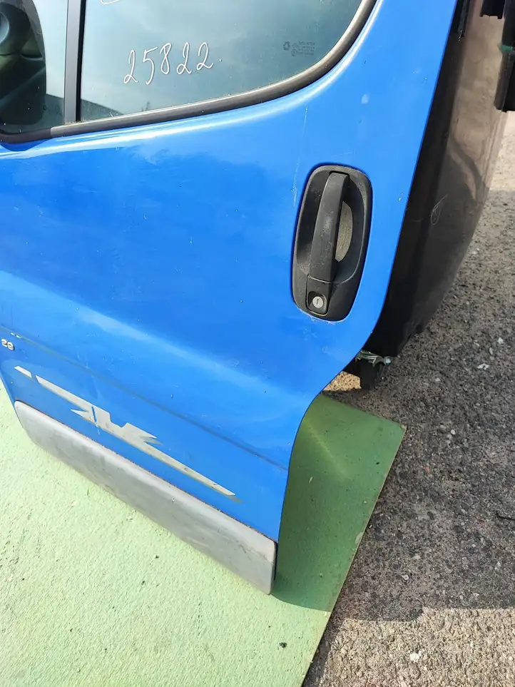 Renault Trafic II (X83) (2002 - 2014) Дверь — фото 4