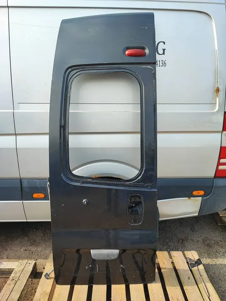 Renault Trafic II (X83) (2002 - 2014) Багажная дверь — фото 1