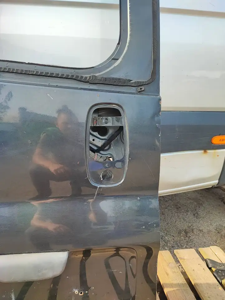 Renault Trafic II (X83) (2002 - 2014) Багажная дверь — фото 9