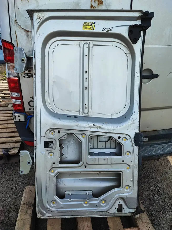 Renault Trafic II (X83) (2002 - 2014) Багажная дверь — фото 2