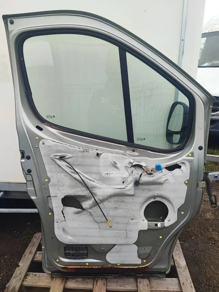 Renault Trafic II (X83) (2002 - 2014) Дверь — фото 2