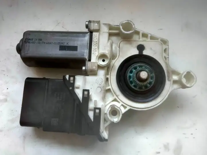Volkswagen Golf V (2003 - 2009) 1K0959704P Стеклоподъемник задней двери — фото 2