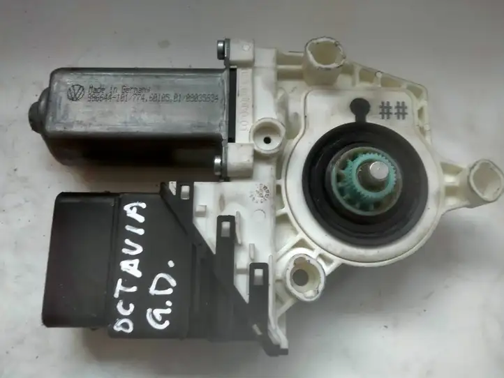 Skoda Octavia Mk2 (1Z) (2004 - 2013) 1K0959704B Стеклоподъемник задней двери — фото 1