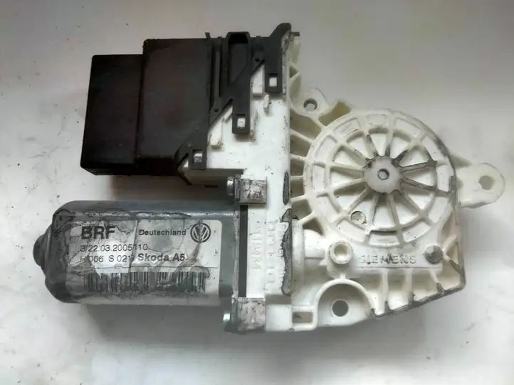 Skoda Octavia Mk2 (1Z) (2004 - 2013) 1K0959704B Стеклоподъемник задней двери — фото 2