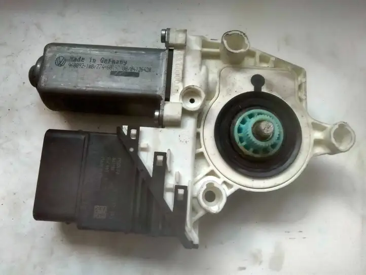 Volkswagen PASSAT B6 (2005 - 2010) 1K0959704P Стеклоподъемник задней двери — фото 2