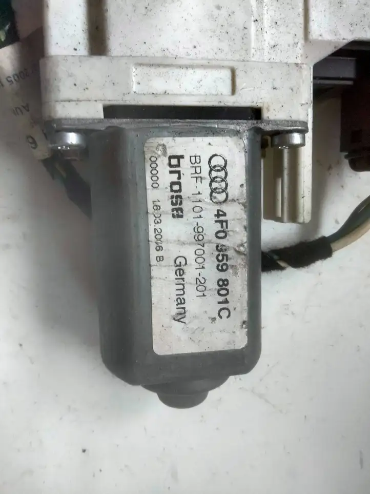 Audi A6 S6 C6 4F (2004 - 2008) 4F0959801C Стеклоподъемник задней двери — фото 3