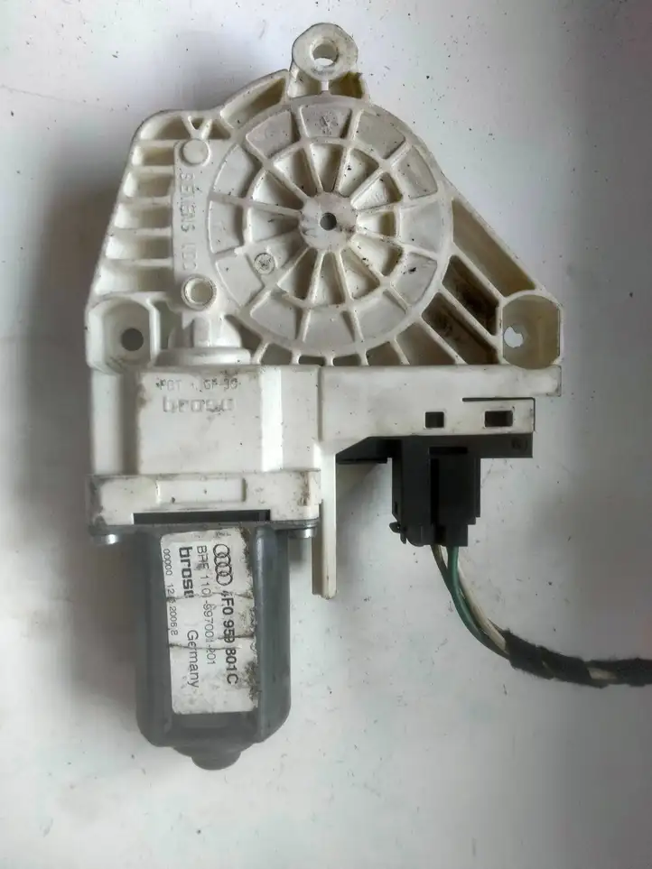 Audi A6 S6 C6 4F (2004 - 2008) 4F0959801C Стеклоподъемник задней двери — фото 2