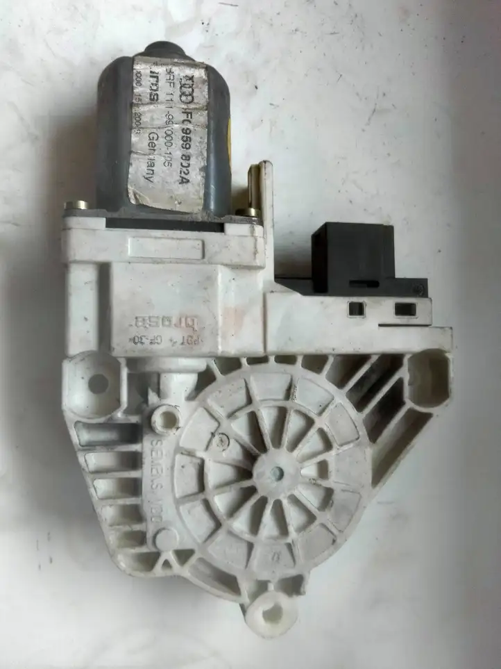 Audi A6 S6 C6 4F (2008 - 2011) 4F0959802A Стеклоподъемник задней двери — фото 2