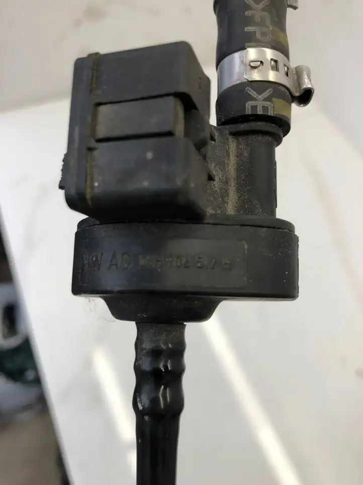 Audi A4 S4 B8 8K (2007 - 2011) 06H133514Q Трубка топливной системы — фото 4