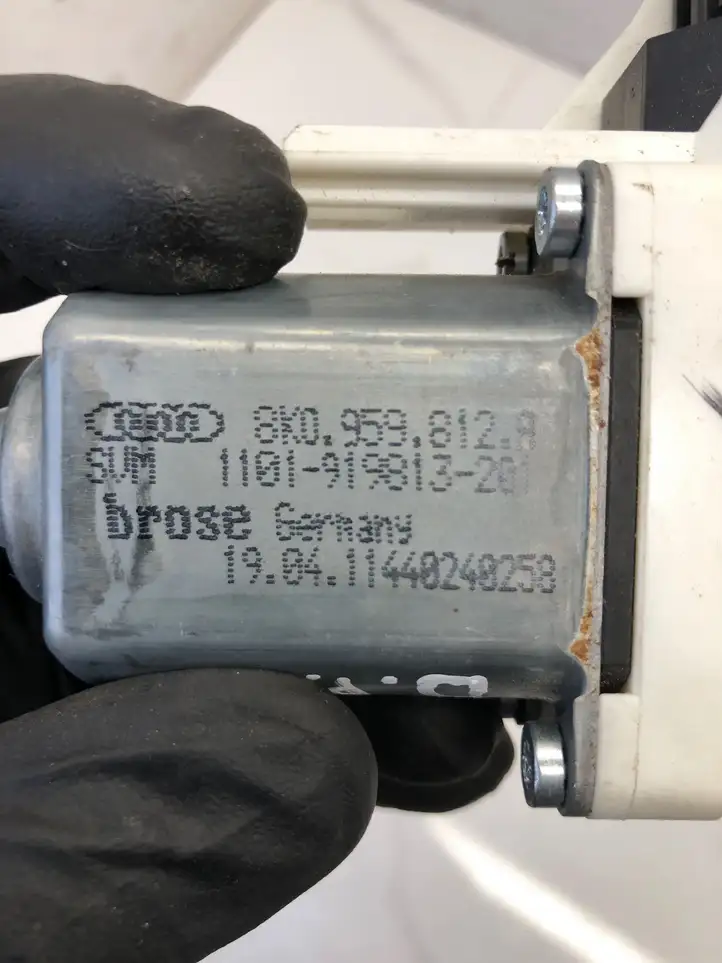 Audi A4 S4 B8 8K (2007 - 2011) 8K0959812A Стеклоподъемник задней двери — фото 3