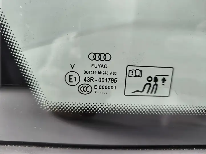 Audi A4 S4 B9 (2015 - 2019) 8W9845297 Заднее боковое стекло — фото 2
