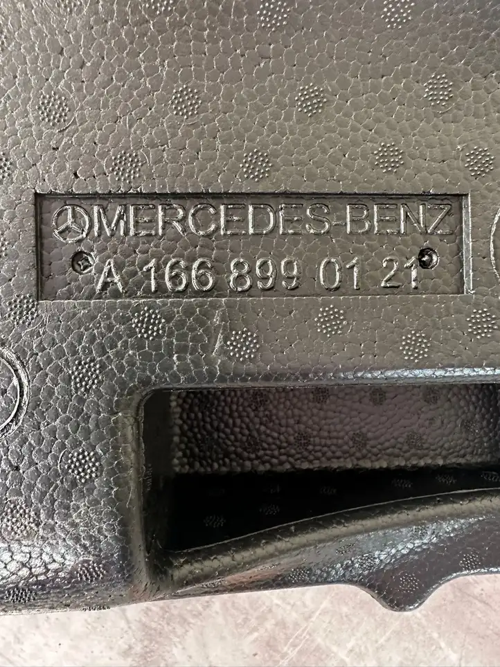 Mercedes-Benz GLE W166/C292 (2015 - 2019) A1668990121 Ящик для инструментов — фото 5