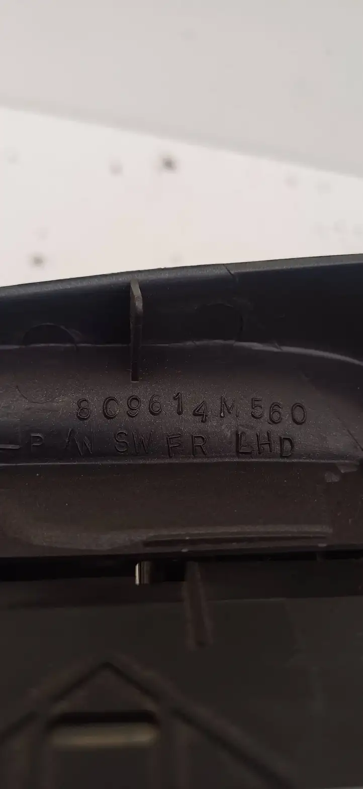 Nissan Almera N16 (2000 - 2010) 809614M560 Блок кнопок стеклоподъемников — фото 2
